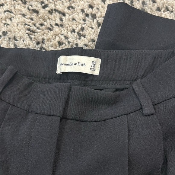 A&F Sloane Tailored Wide Leg Pant - Picture 4 of 9